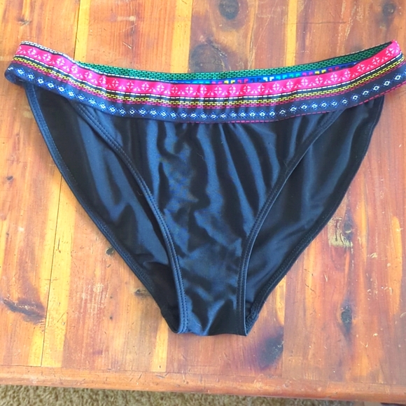 Swimsuit - Picture 4 of 7